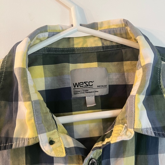 Mens WESC button up shirtsleeve shirt - Picture 2 of 3